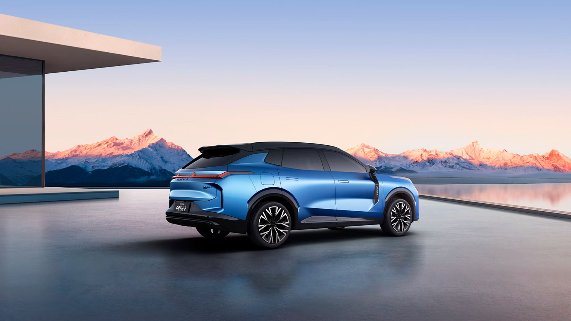 Гібридний автомобіль Lynk&Co 08 EM-P